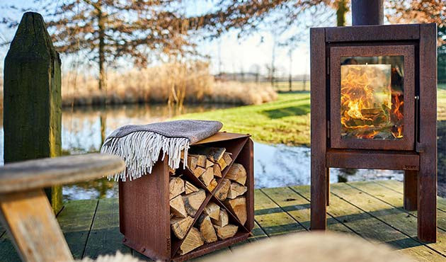 Outdoor firepits and fireplaces